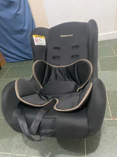 Cadeirinha de carro.