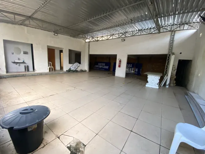 ? GRANDE OPORTUNIDADE! ESPAÇO COMERCIAL AMPLO NA AV. MARIA QUITÉRIA
