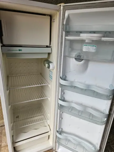 Geladeira 110volts, funcionando perfeitamente, Entrego também!!