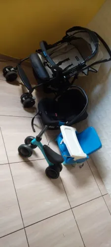 Kit bebê seminovo em ótimo estado