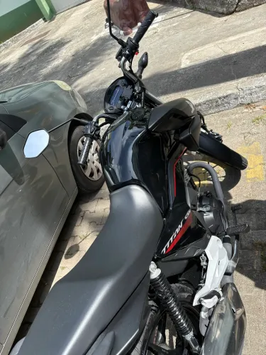 CG TITAN 2024/24 - Moto praticamente zero
