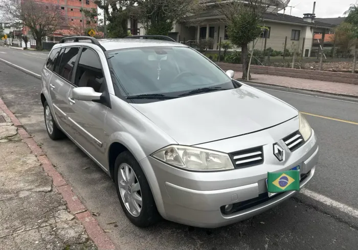 Renault Megane Grand Tour Dynam. Hi-flex 1.6 16V 2013