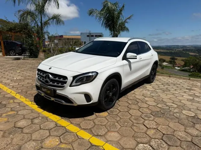 Mercedes-Benz GLA 200 Adv. 1.6/1.6 TB 16V Flex Aut. 2020