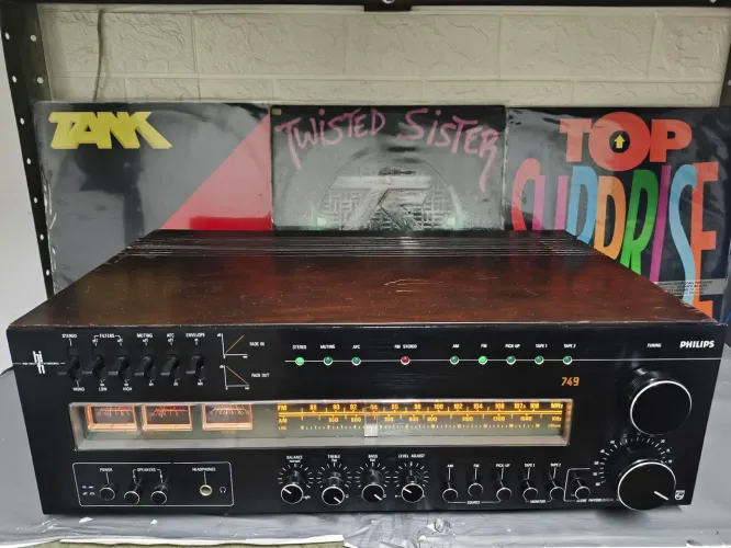 RECEIVER PHILIPS 749