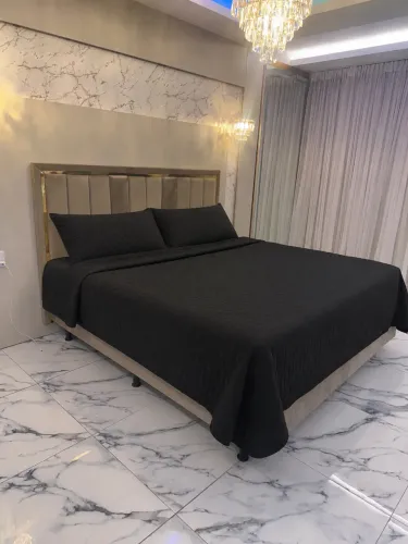Cama King Size Estofada Luxo - Excelente Estado