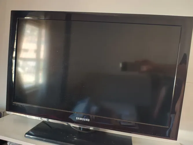TV Samsung 32" (peças para reposição)