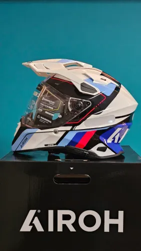 Capacete Airoh Commander 2 Skip White Red Gloss tamanho 60