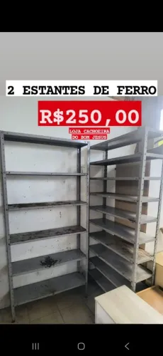 Estante de ferro