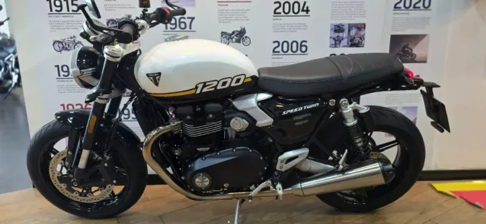 SPEED TWIN 1200 EM ESTADO DE ZERO KM BAIXISSIMA KM IMPERDÍVEL