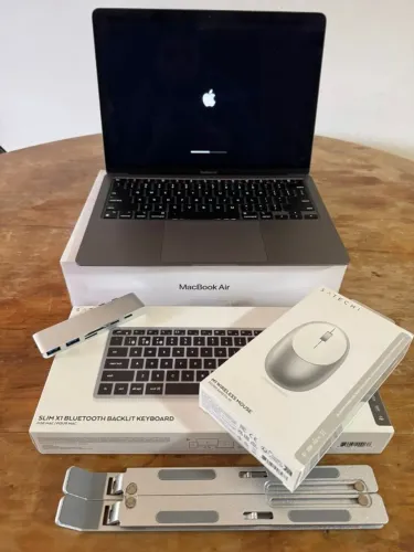 MacBook Air M1 2020 + Acessórios