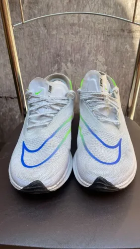 Tênis Nike de corrida 44