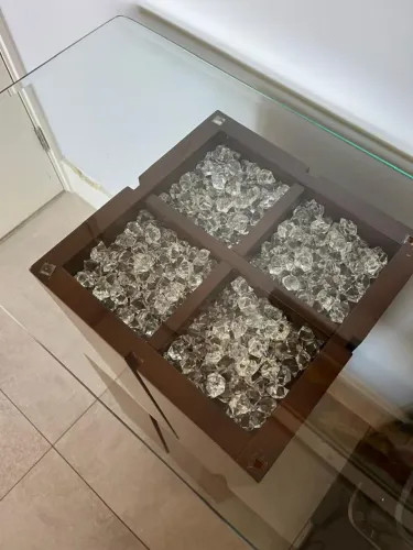 Mesa e aparador
