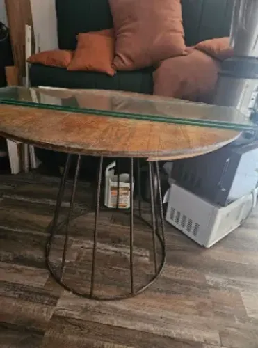 Mesa redonda pé de ferro
