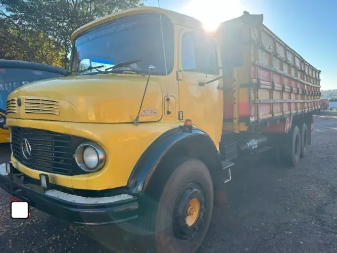 MB 22.19 6x2 ano 1981 c/Graneleiro