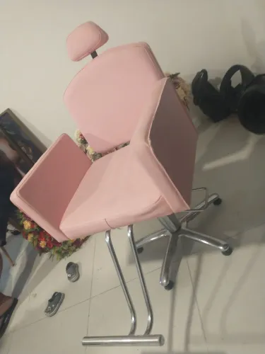 Vendo cadeira de salão giratória