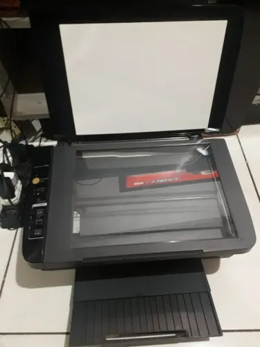 Impressora jato de tinta usada internet via cabo USB 