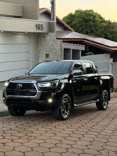 Toyota Hilux CD SRX 4X4 2.8 TDI 16V Diesel Aut. 2024