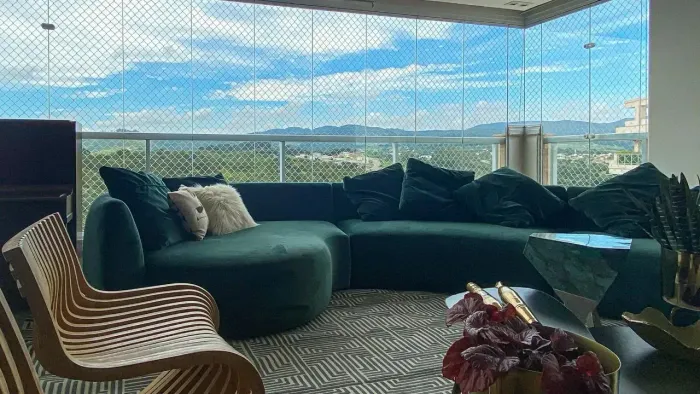Uma cobertura onde o horizonte faz parte da decoração!