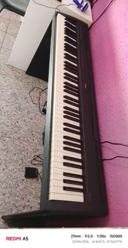 Piano digital Yamaha p95
