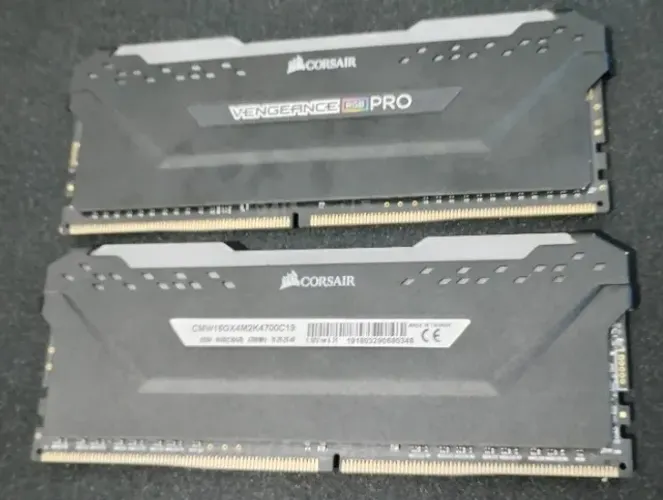 Memória Ram ddr4 2x8gb Corsair Vengeance Pro RGB 4700Mhz Cl19