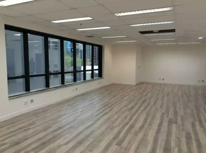 "Locação Cj. Comercial em Vila Olímpia, SP!" próximo ao Shopping