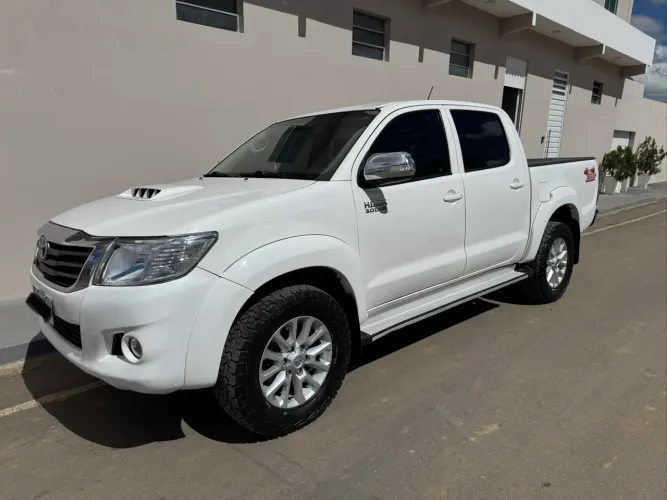Toyota Hilux CD SRV D4-d 4X4 3.0 TDI Diesel AUT 2013