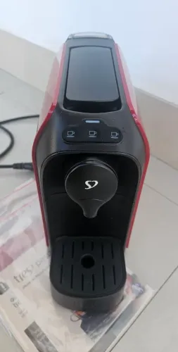 Cafeteira Passione 3 Corações Vermelha