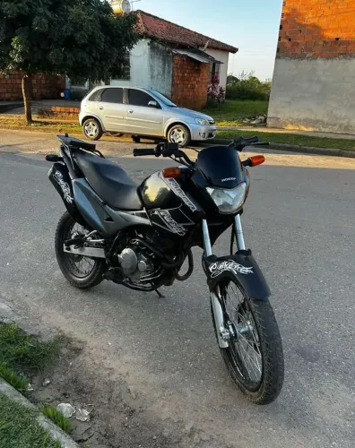 Moto em ótimo estado de funcionamento 