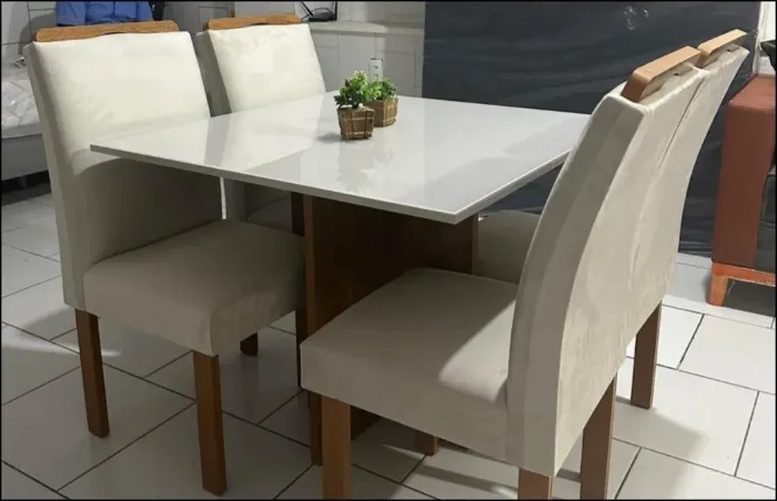 Mesa de Jantar 4 Cadeiras Salinas 90X90 -cNova e embalada!!