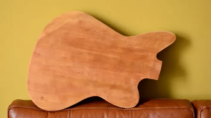 Corpo pré cortado para guitarra Jaguar araucária (C257)