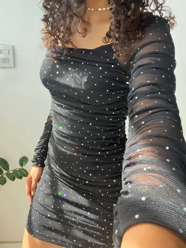 Vestido Preto Curto de Brilho / Strass - Manga Longa Drapeado - Tamanho P
