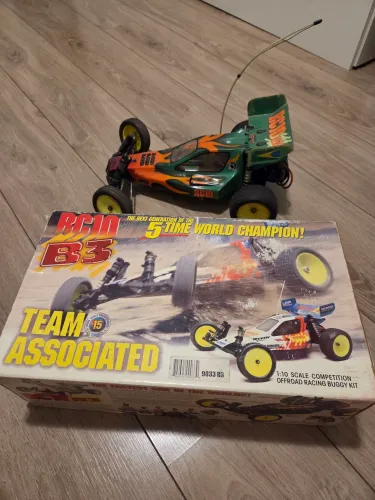 Team Associated RC10B3