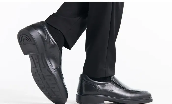 Sapato social Preto N° 43/44, lindo, original, bem confortável, macio de andar. 