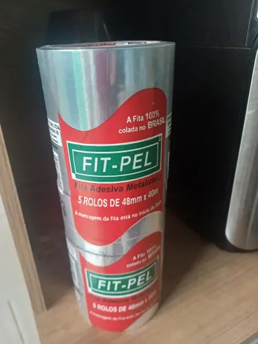 Fita adesiva metalizada de qualidade.