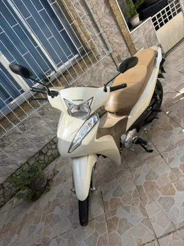 Biz 125/2024 branca