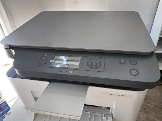 IMPRESSORA HP LASERJET NFP 135W.