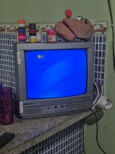 Televisão antiga de tubo