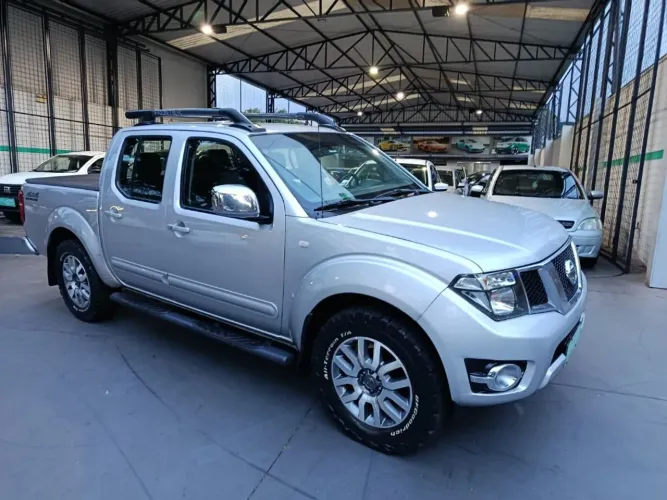Nissan Frontier SL CD 4X4 2.5tb Diesel AUT 2014