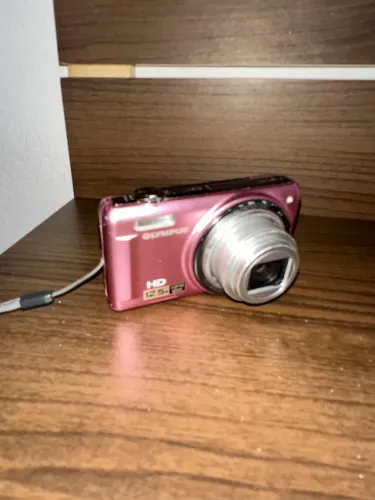 Câmera Digital Olympus Rosa - Zoom 12.5x HD / Estilo Vintage Y2K