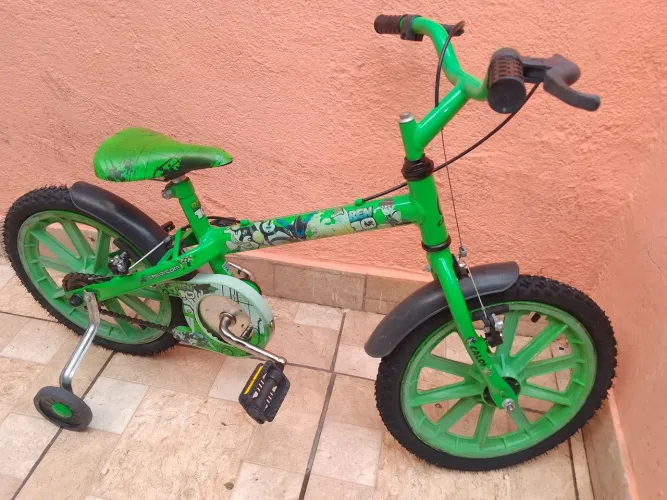 Bicicleta aro 16 Caloi Ben 10 semi nova