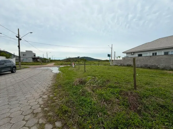 Terreno com Financiável à venda, 360 m² por R$ 540.000 - Carianos - Florianópolis/SC