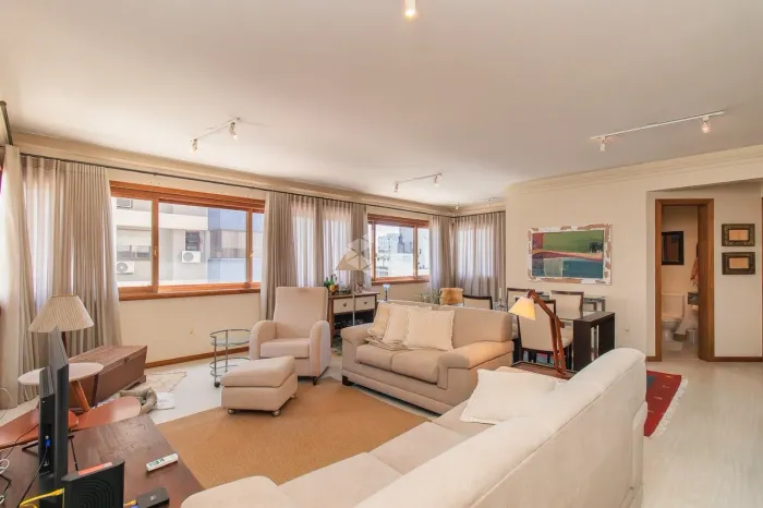 Venda de apartamento semimobiliado em Higienópolis com 3 dormitorios (1 suíte)de 136 m²par