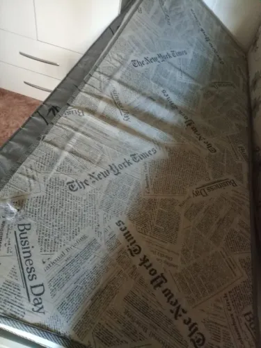 guarda roupa + 2 colchoes solteiro usados ( não troca )