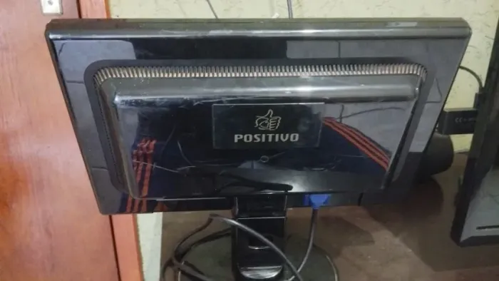 Monitor Positivo 14 Polegadas Funcionando Perfeitamente + Cabos