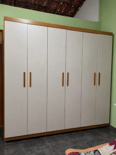Vende-se guarda roupa 6 portas (já está desmontado para ir embora logo) !!!