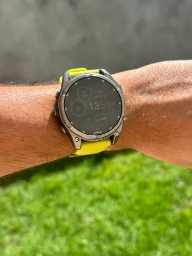 Relógio Garmin Fênix Solar 8 Titanium Sapphire 