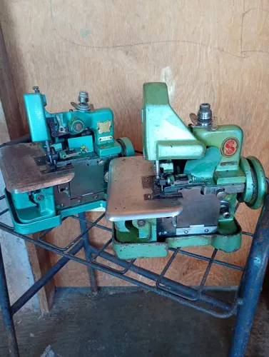 Vende-se duas overloque