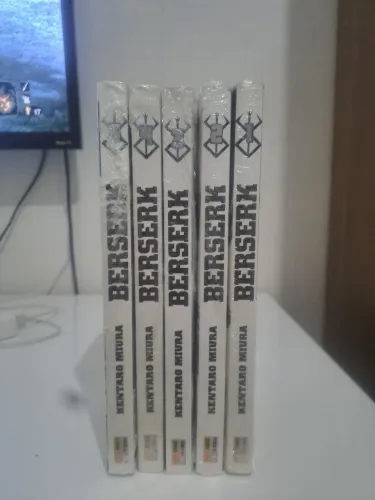 Berserk Volumes 1 a 5 - Coleção Inicial (Volumes Raros/Fora de Estoque)