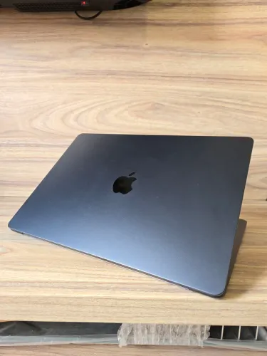 MacBook Air 15" Apple M5 (2026) - Em estado de Novo