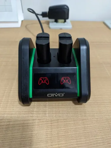 Base Carregador Dock Controle XBOX Series S/x + 2 Baterias